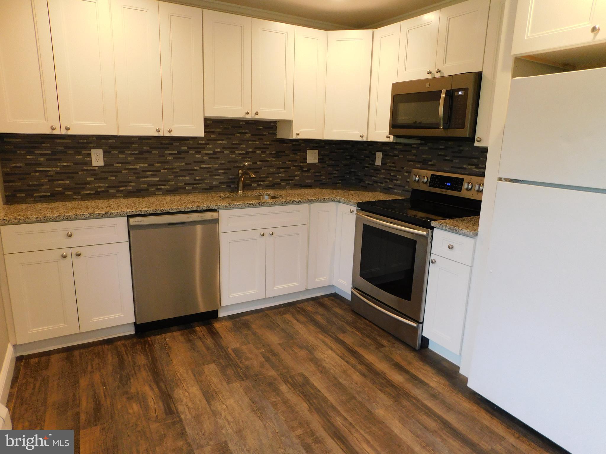 16 Uphill Road Levittown, PA 19056 - Photo 2 of 22 Gallery Image 2
