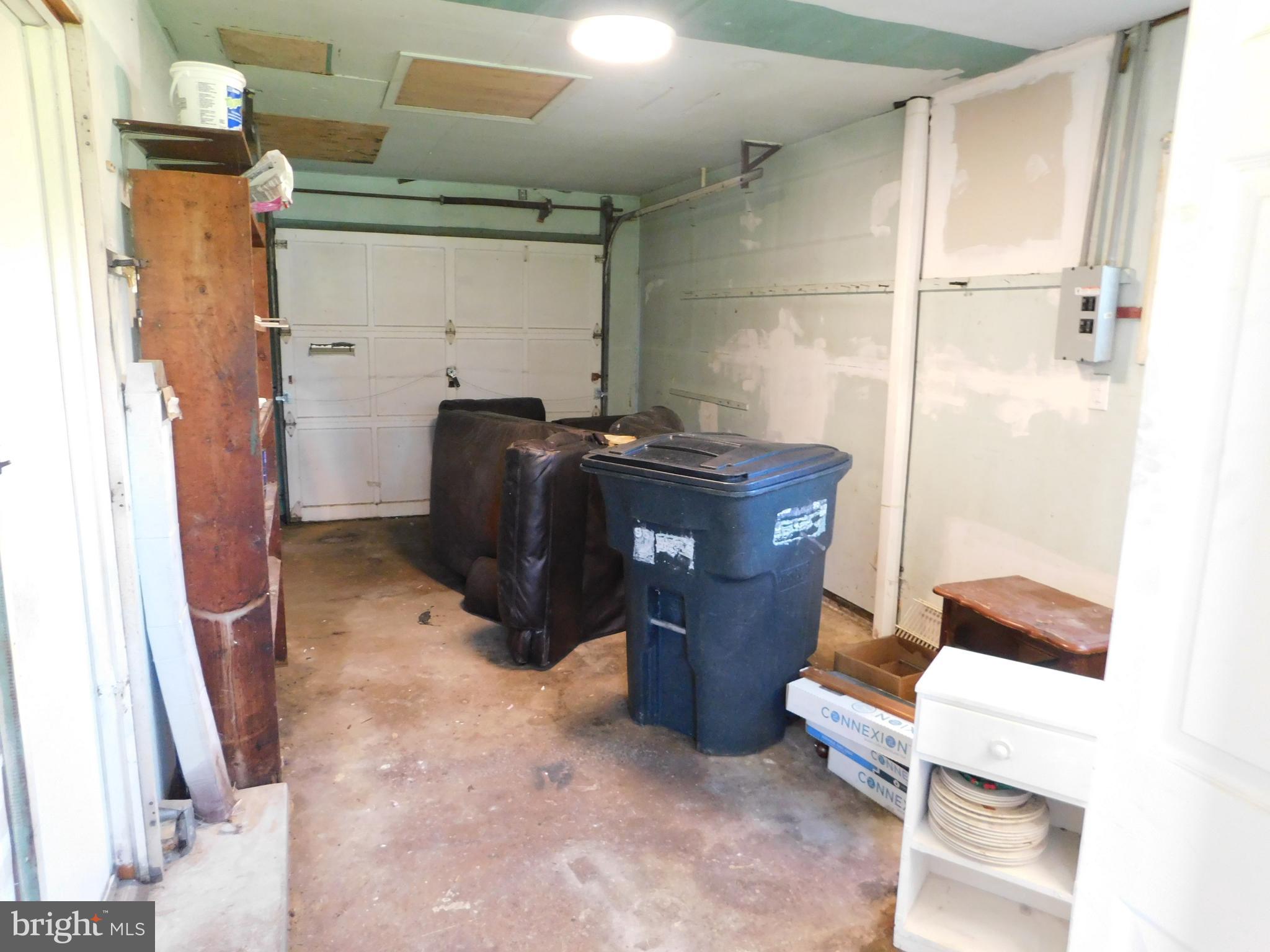 16 Uphill Road Levittown, PA 19056 - Photo 19 of 22 Gallery Image 19