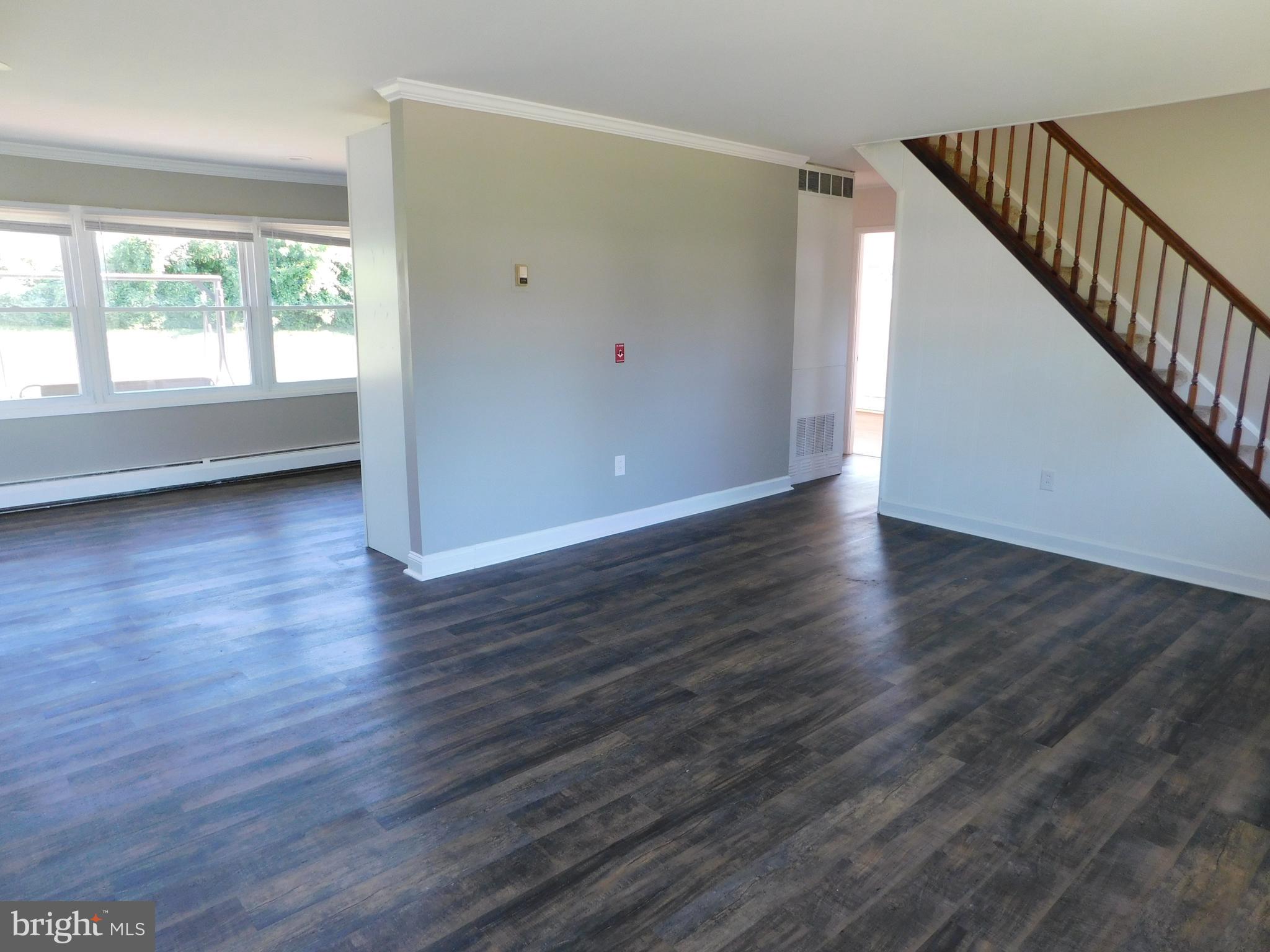 16 Uphill Road Levittown, PA 19056 - Photo 4 of 22 Gallery Image 4