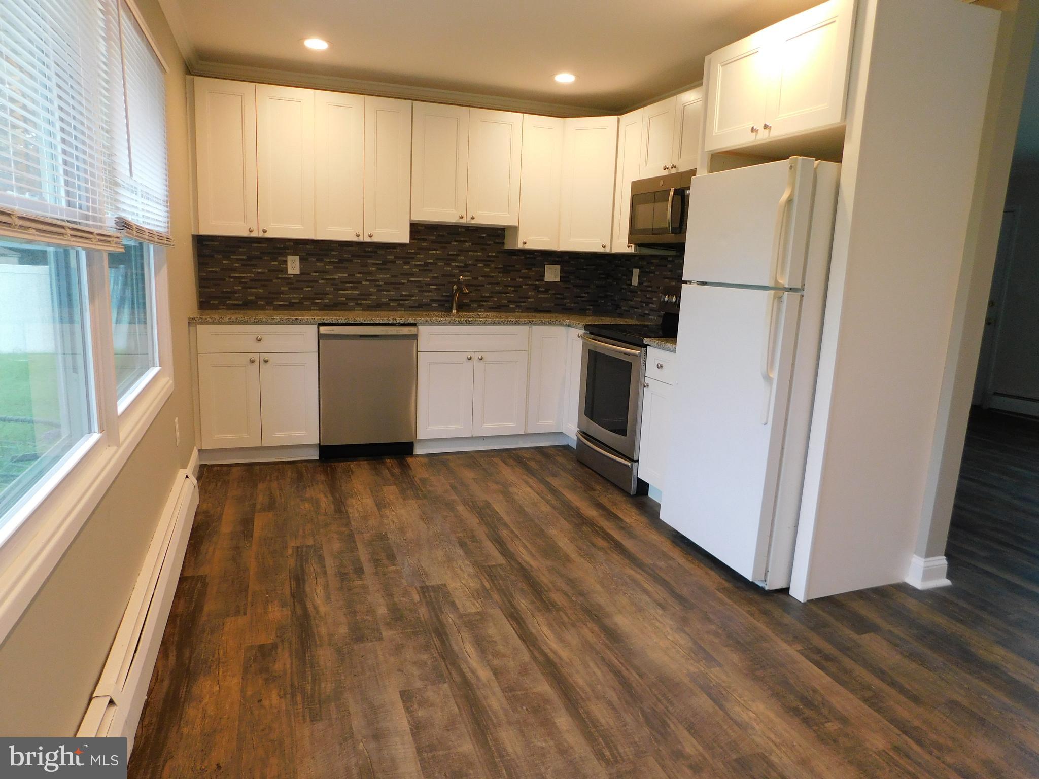 16 Uphill Road Levittown, PA 19056 - Photo 6 of 22 Gallery Image 6