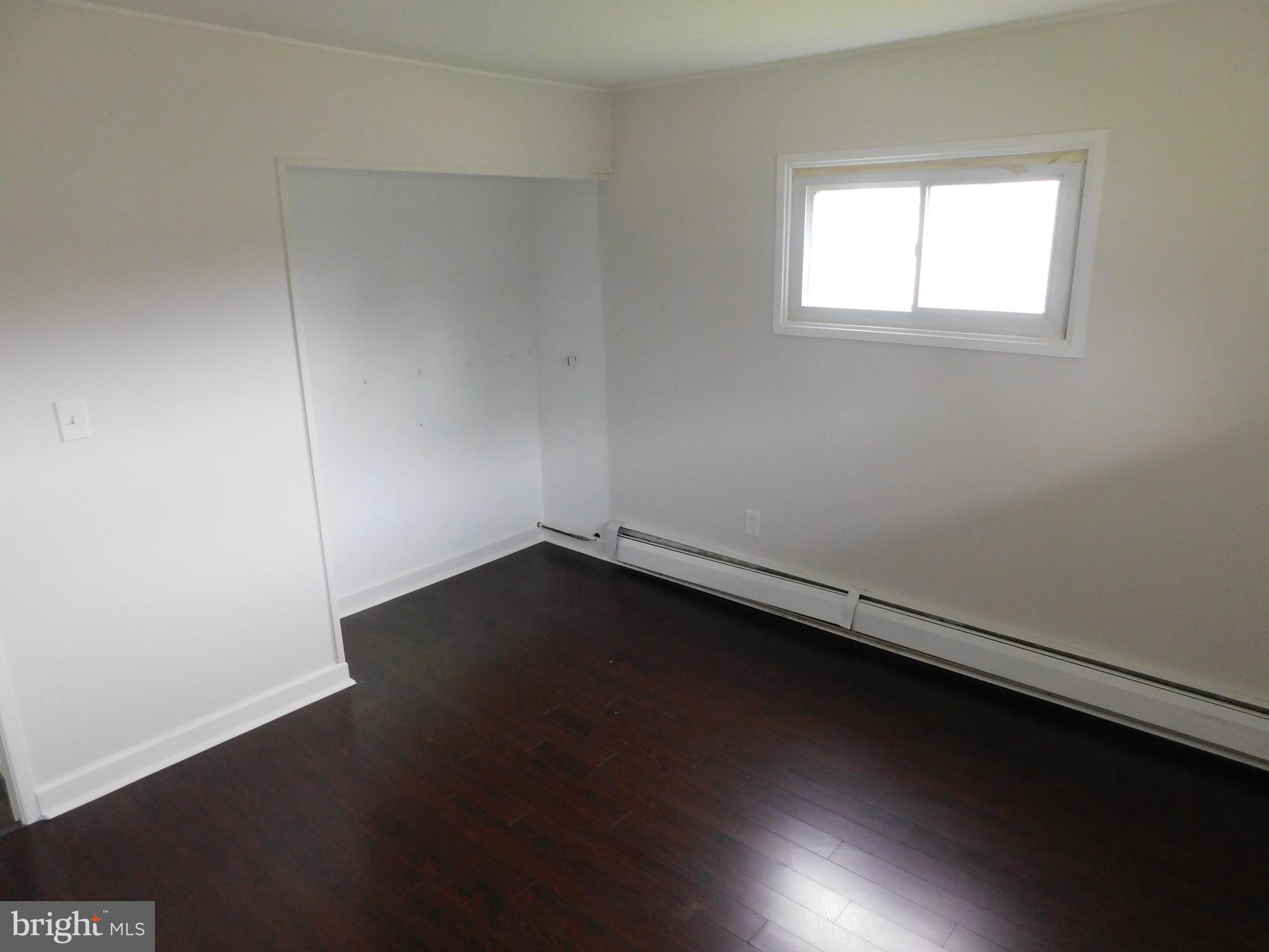 16 Uphill Road Levittown, PA 19056 - Photo 7 of 22 Gallery Image 7