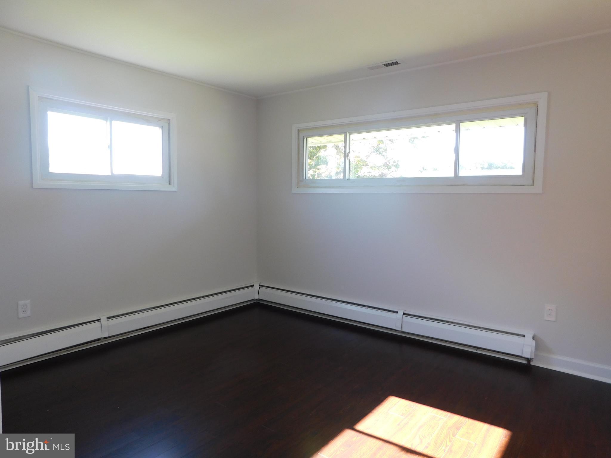 16 Uphill Road Levittown, PA 19056 - Photo 8 of 22 Gallery Image 8