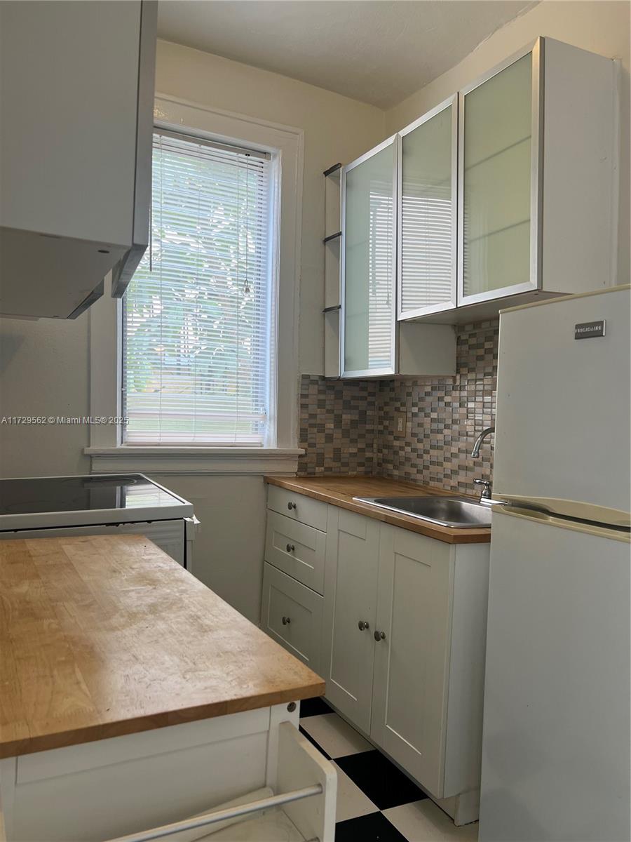 1361 Meridian Avenue, Unit 2 Miami Beach, FL 33139 - Photo 16 of 19