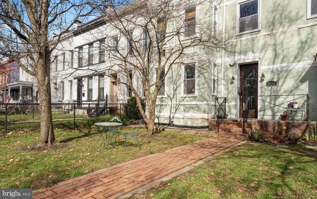 $2,300 | 1434 Potomac Avenue Southeast, Unit 4, Washington, DC 20003