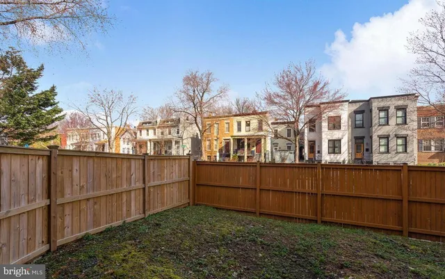 $2,300 | 1434 Potomac Avenue Southeast, Unit 4, Washington, DC 20003