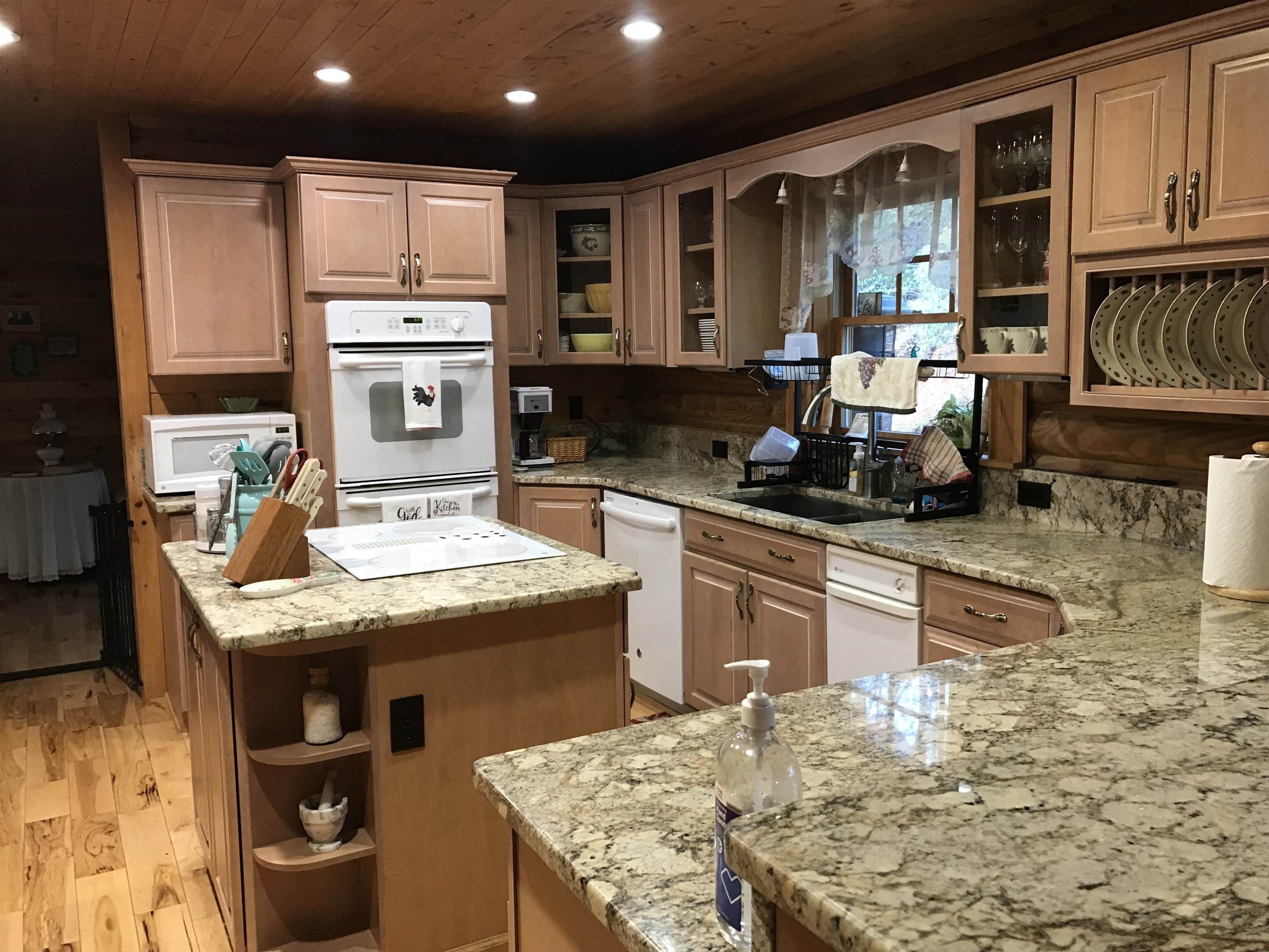 197 Dug Hill Road Landrum, SC 29356 - Photo 10 of 28 Gallery Image 10