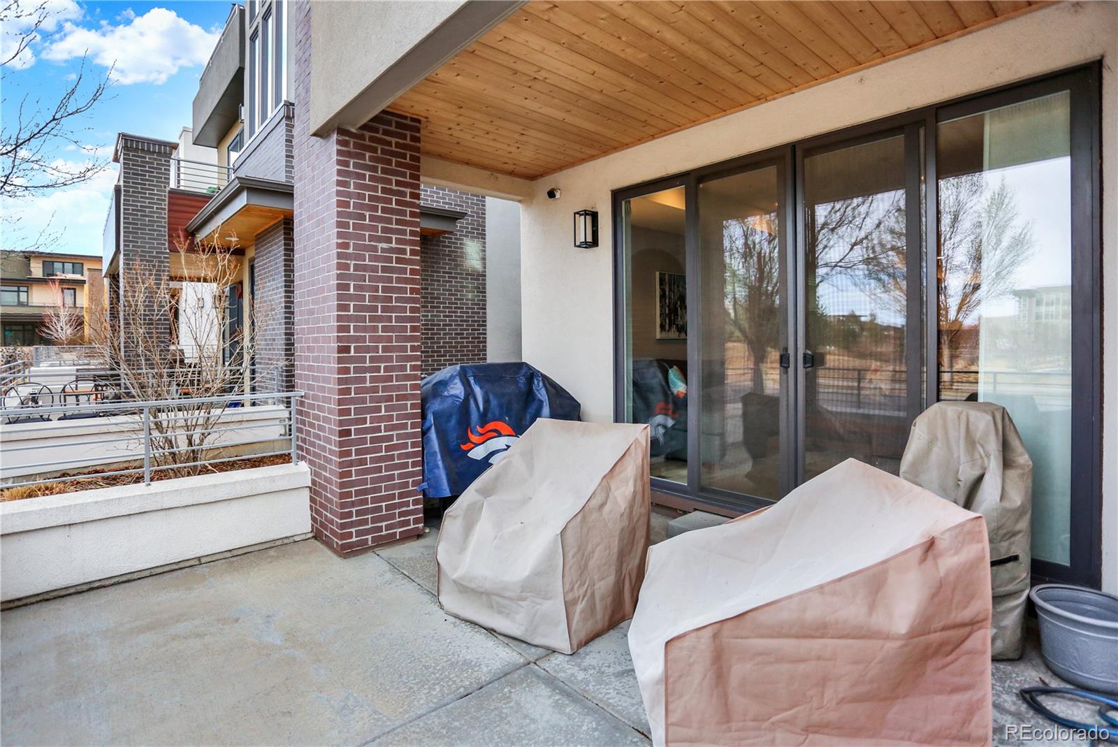 31 South Oneida Court Denver, CO 80230 - Photo 4 of 38