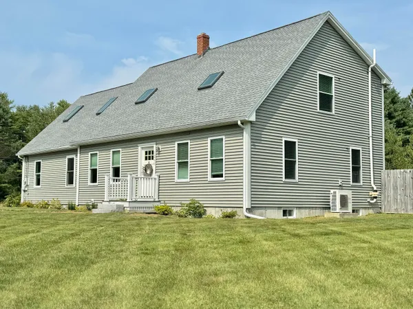 $695,000 | 1260 Highway 1, Freeport, ME 04032