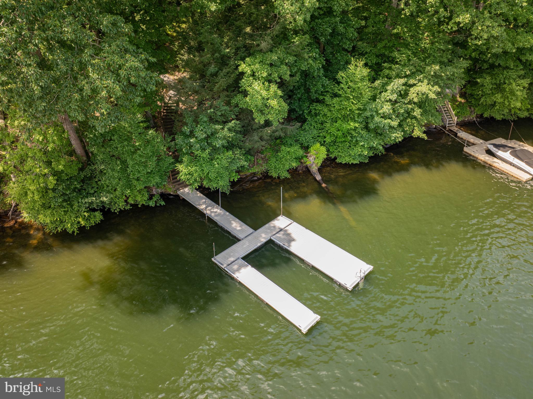 483 Skippers Point Road Oakland, MD 21550 - Photo 3 of 53 Deep water + private dock