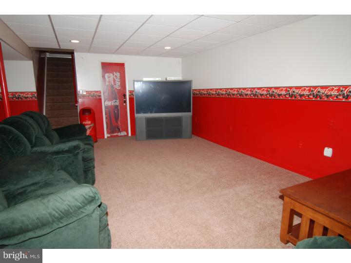 505 Albert Drive Sinking Spring, PA 19608 - Photo 4 of 25 Gallery Image 4