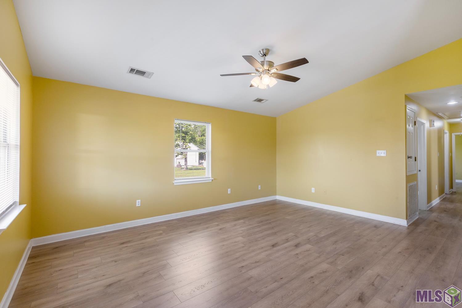 26293 Riverscape Drive Springfield, LA 70462 - Photo 5 of 24