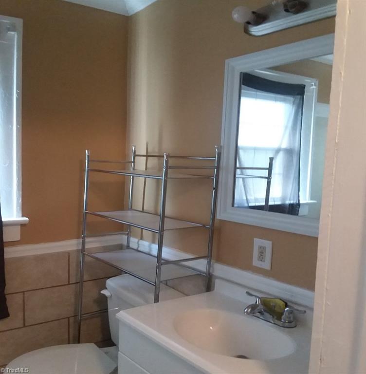 1105 Pershing Street High Point, NC 27260 - Photo 7 of 7 Full Bath
