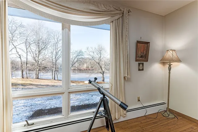 $950,000 | 160 Oakwoods Drive, South Kingstown, RI 02879