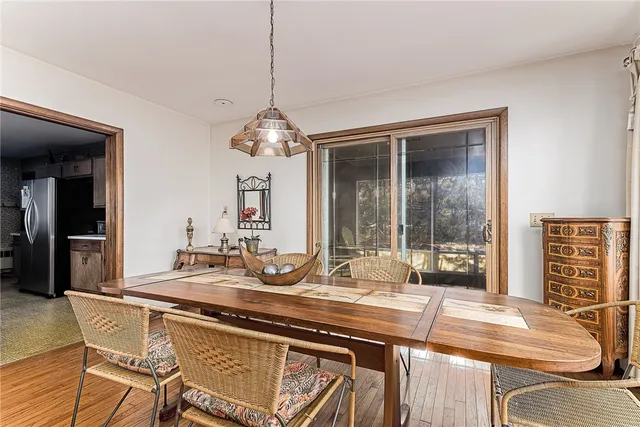 $950,000 | 160 Oakwoods Drive, South Kingstown, RI 02879