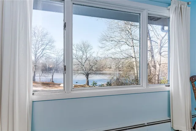 $950,000 | 160 Oakwoods Drive, South Kingstown, RI 02879