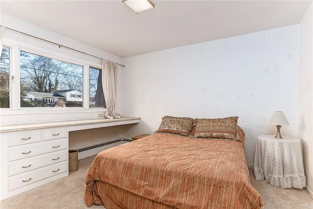 $950,000 | 160 Oakwoods Drive, South Kingstown, RI 02879