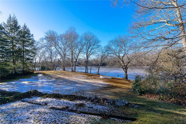 $950,000 | 160 Oakwoods Drive, South Kingstown, RI 02879