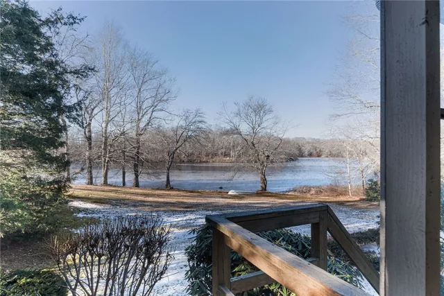 $950,000 | 160 Oakwoods Drive, South Kingstown, RI 02879