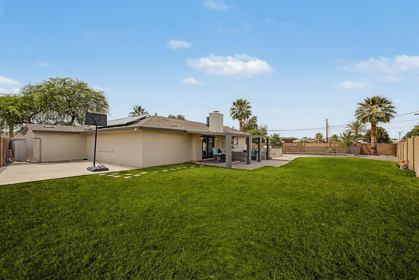 3346 East Cochise Road Phoenix, AZ 85028 - Photo 38 of 40 a view of a house with backyard and garden