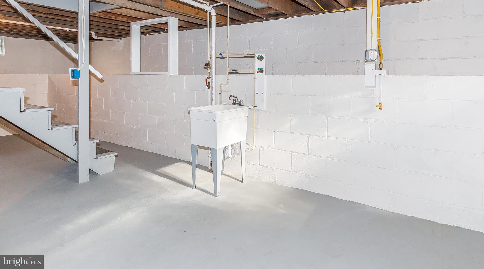 1718 Lynch Road Baltimore, MD 21222 - Photo 22 of 30 PLENTY OF ROOM TO MAKE IT WHAT YOU WANT!!