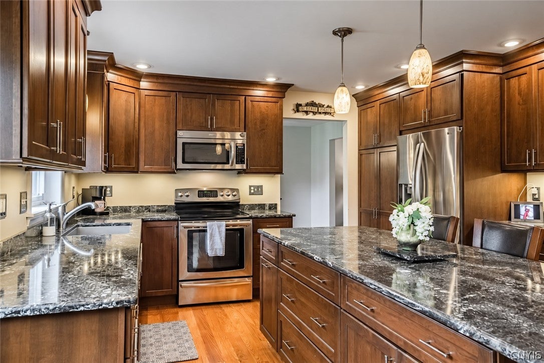 2831 Oneida Street Sauquoit, NY 13456 - Photo 11 of 49 Gallery Image 11