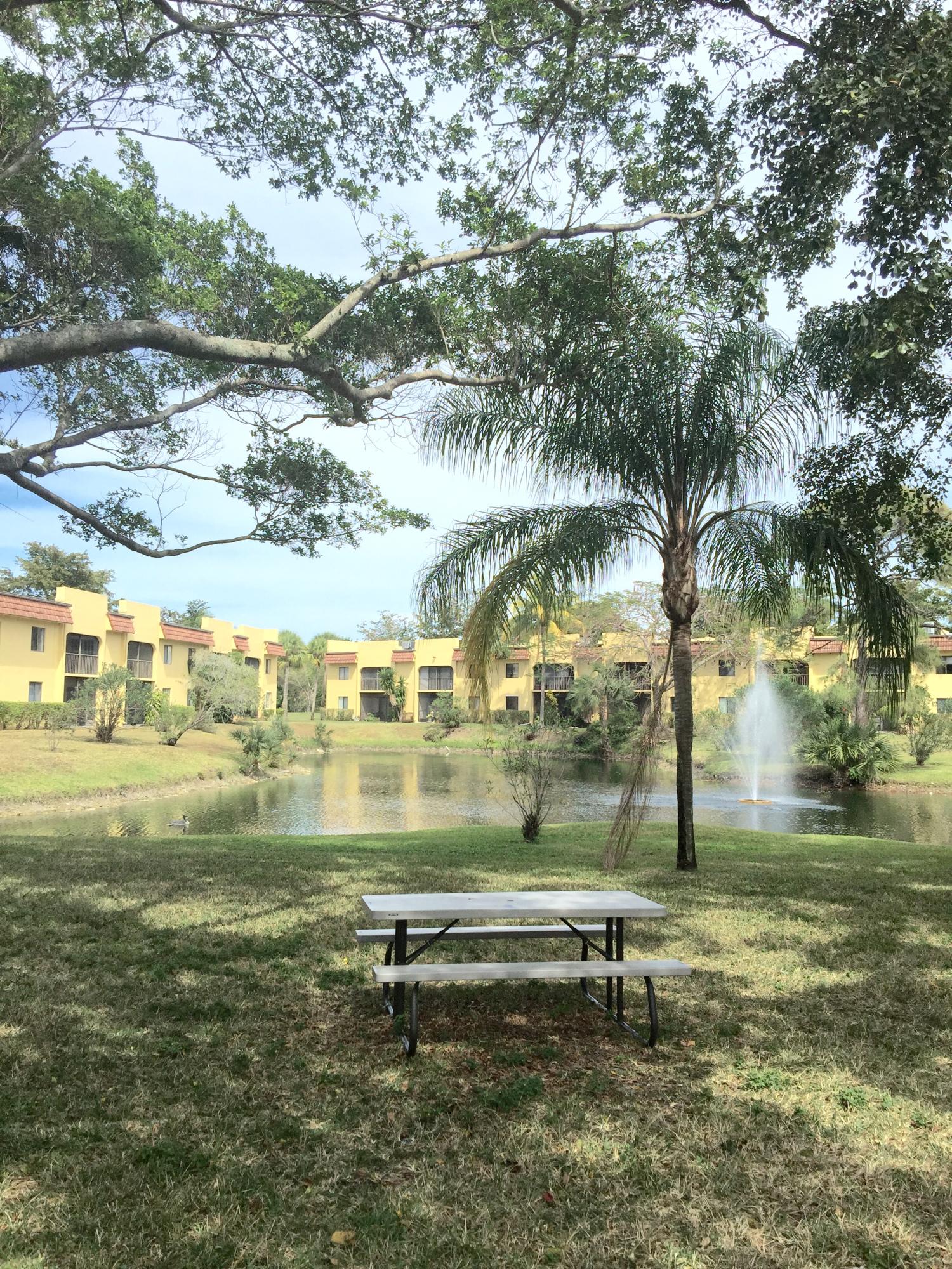 924 Southwest 9th St Circle, Unit 206 Boca Raton, FL 33486 - Photo 17 of 22 Picnic Area