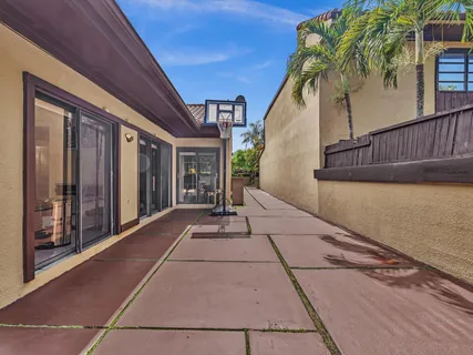 $533,000 | 20331 Northeast 10th Court, Miami, FL 33179