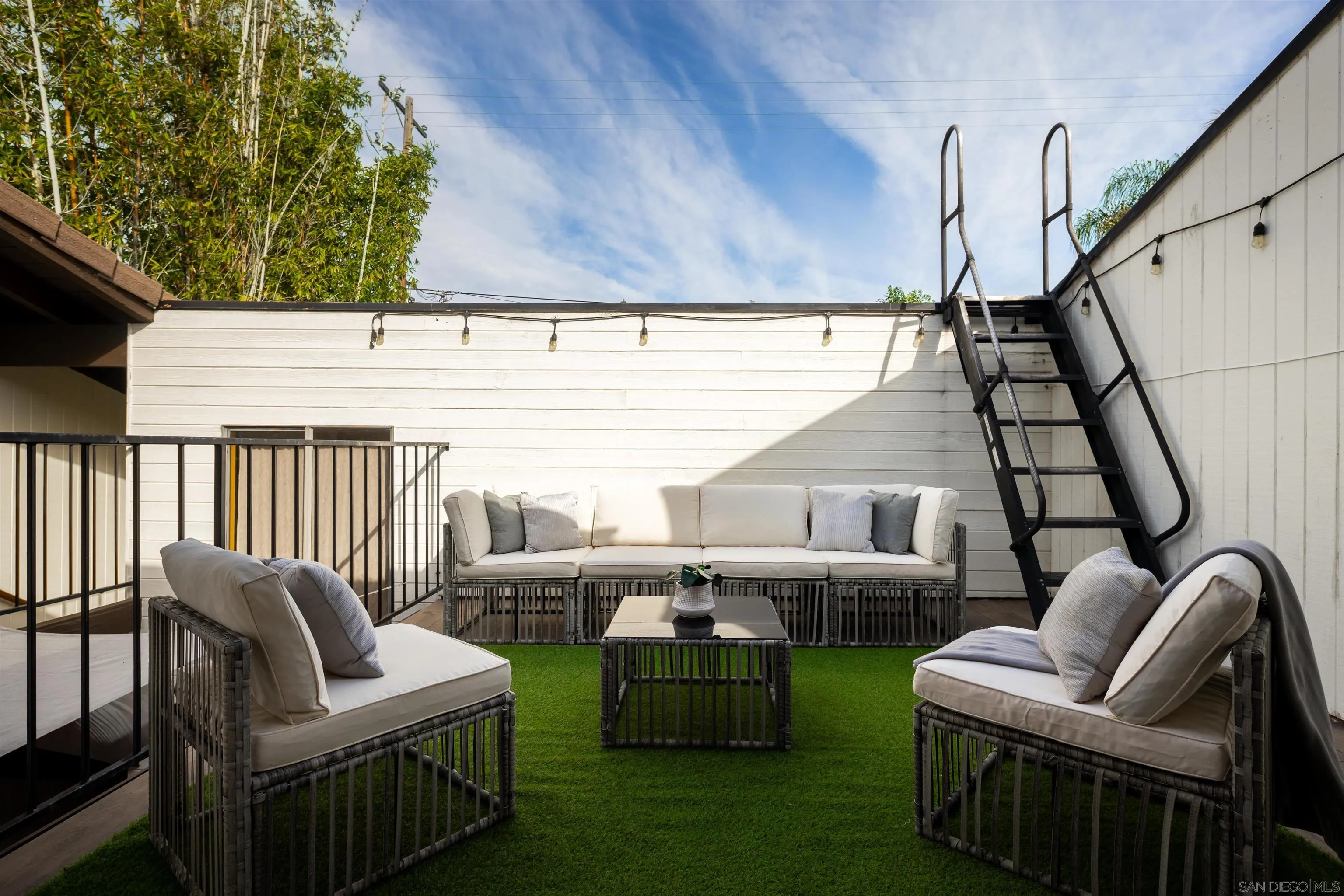 698 Hygeia Avenue Encinitas, CA 92024 - Photo 14 of 35 Patio/Deck