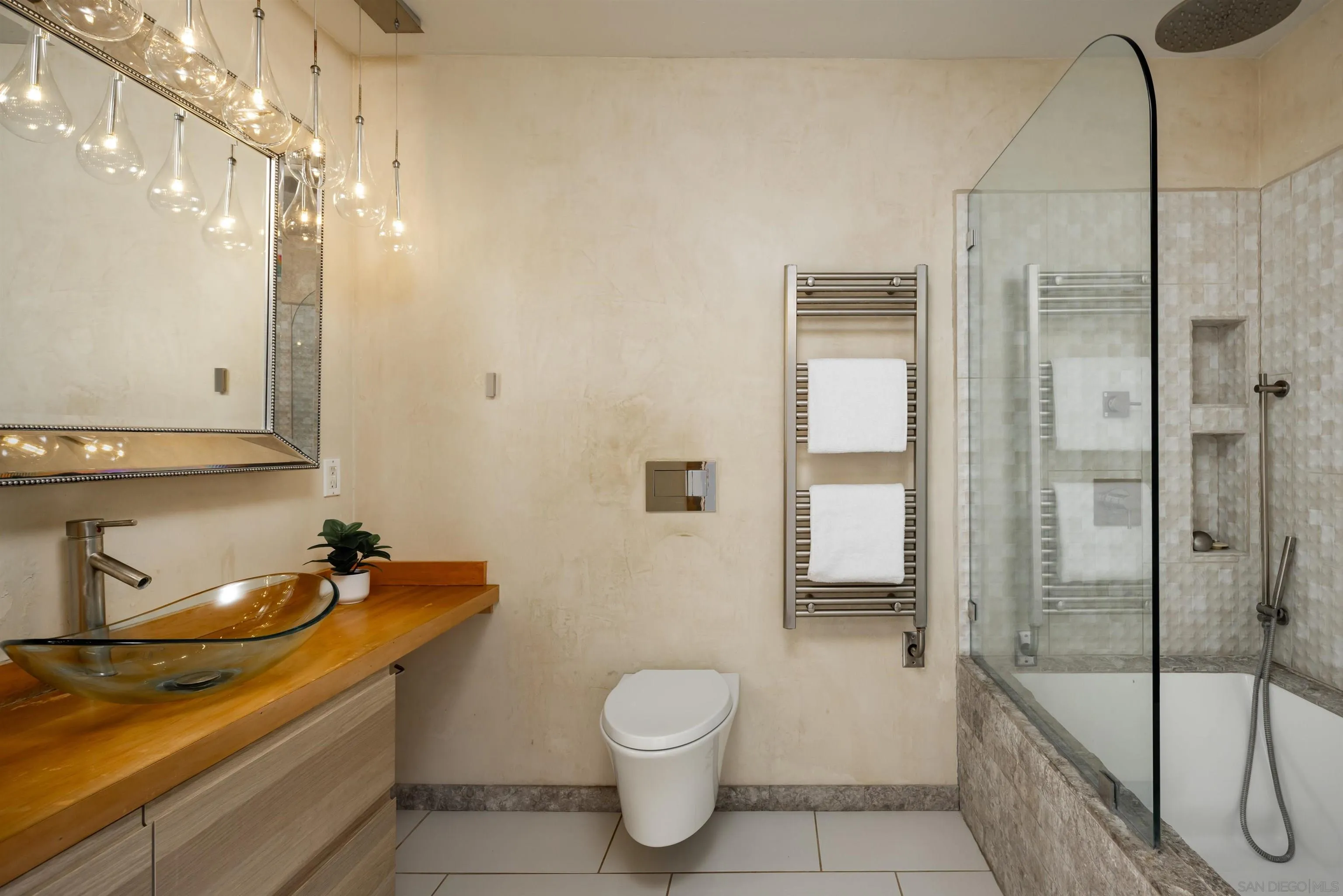 698 Hygeia Avenue Encinitas, CA 92024 - Photo 26 of 35 Bathroom