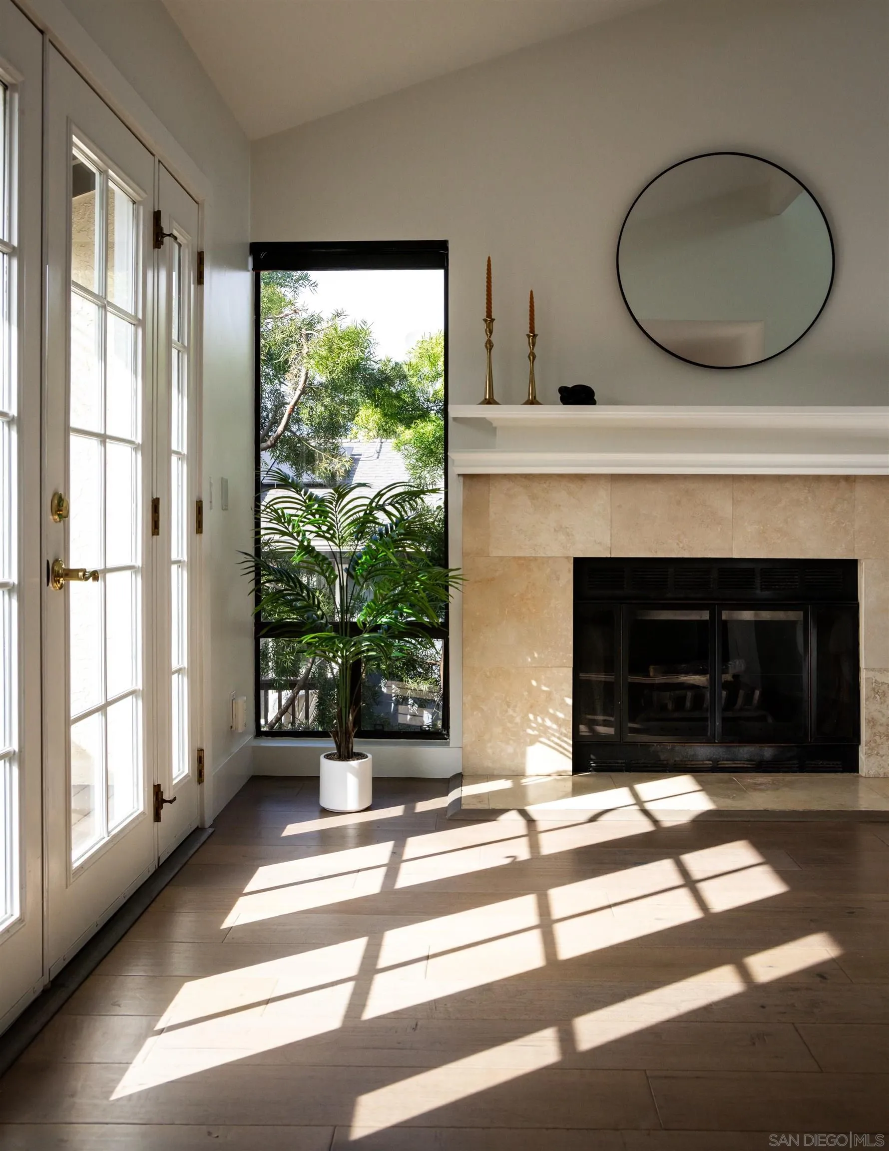 698 Hygeia Avenue Encinitas, CA 92024 - Photo 4 of 35