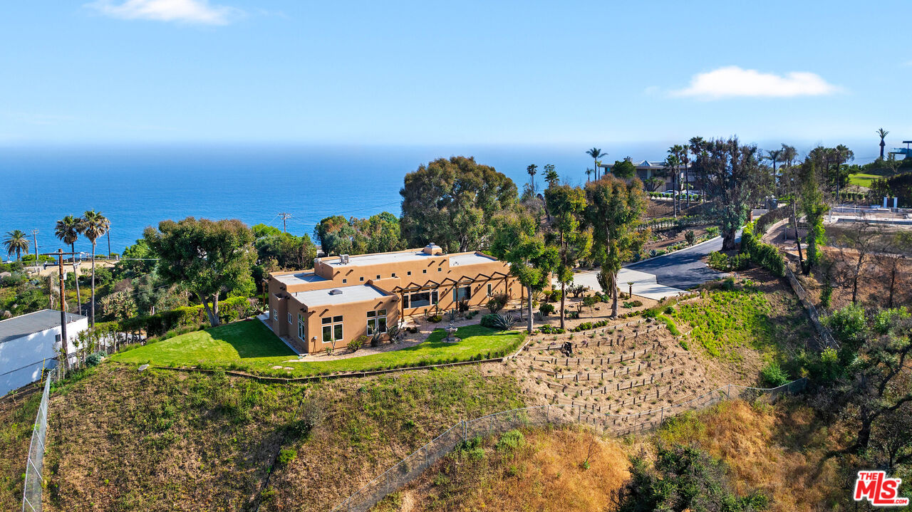 3240 Sumac Ridge Road Malibu, CA 90265 - Photo 7 of 48