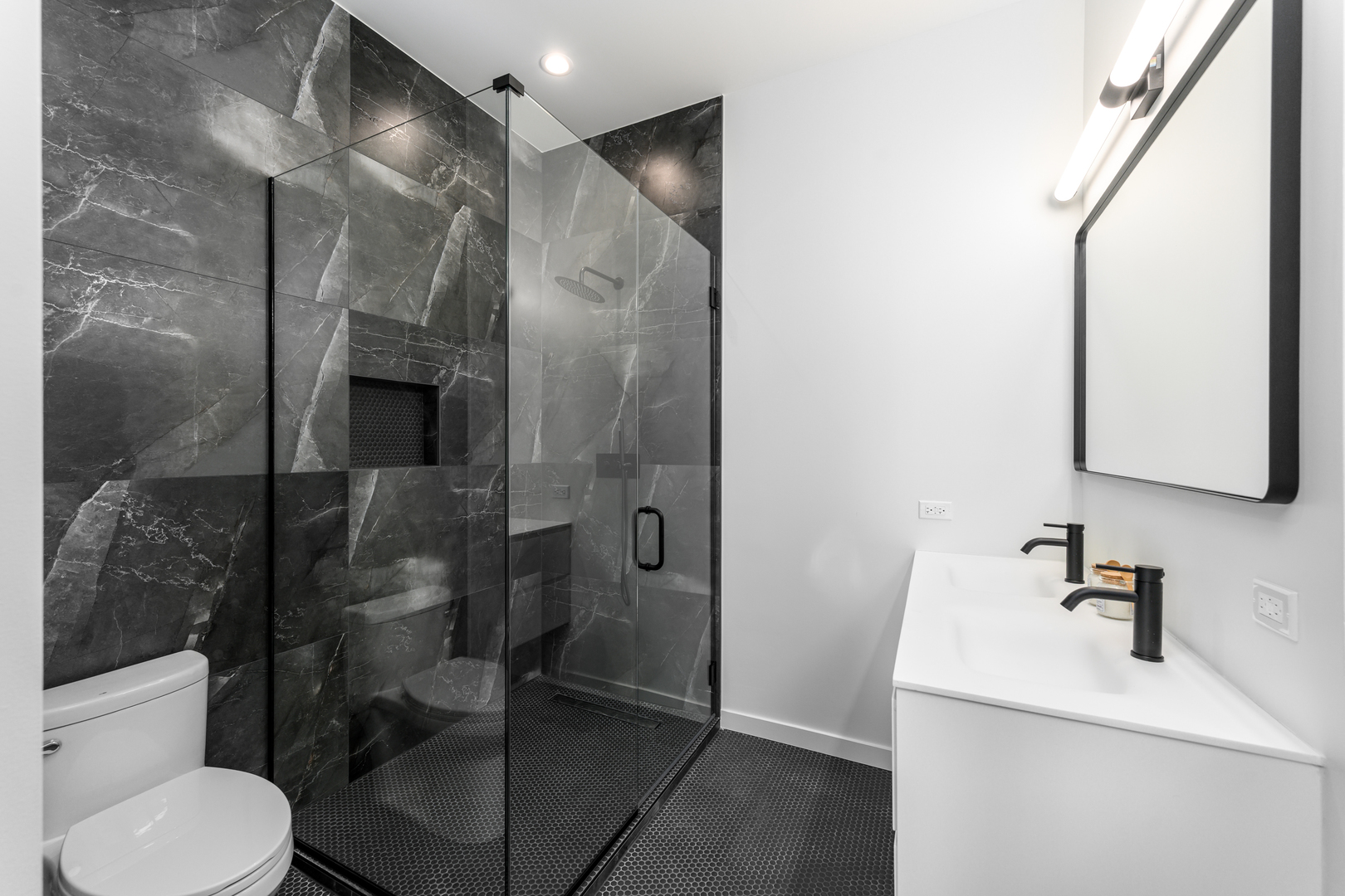 2135 West Cermak Road, Unit 1N Chicago, IL 60608 - Photo 11 of 20