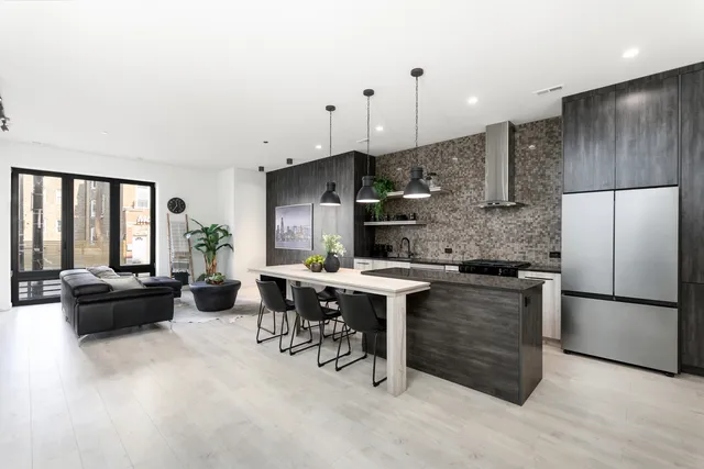 $625,000 | 2135 West Cermak Road, Unit 1N, Chicago, IL 60608