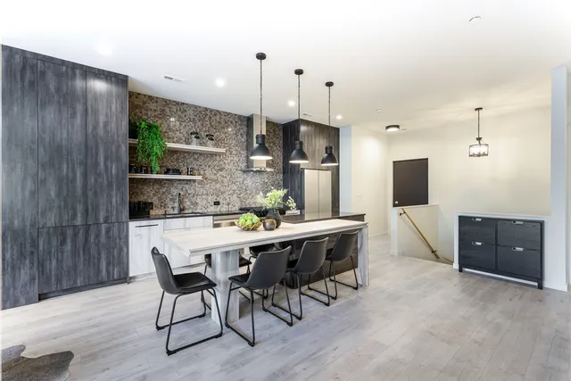 $625,000 | 2135 West Cermak Road, Unit 1N, Chicago, IL 60608