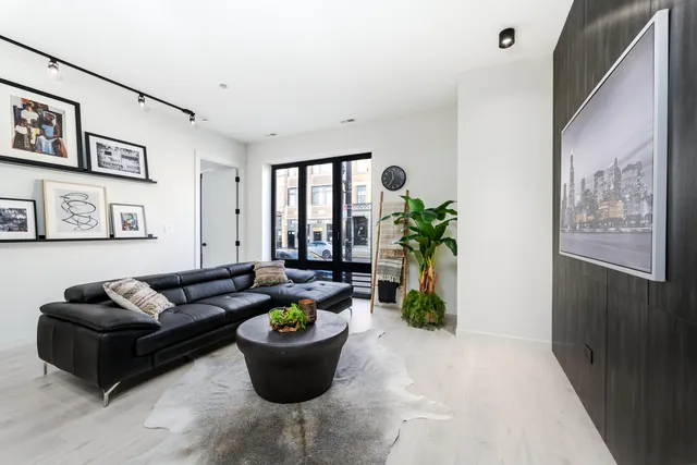 $625,000 | 2135 West Cermak Road, Unit 1N, Chicago, IL 60608