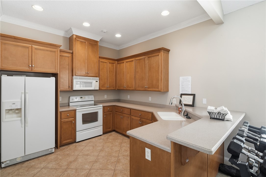 129 Autumn Ridge Court Brunswick, GA 31525 - Photo 42 of 46 Clubhouse Kitchen