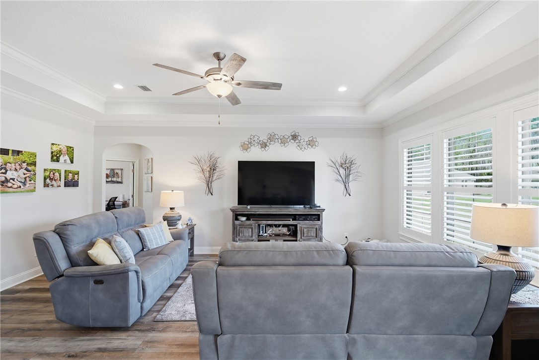 129 Autumn Ridge Court Brunswick, GA 31525 - Photo 7 of 46