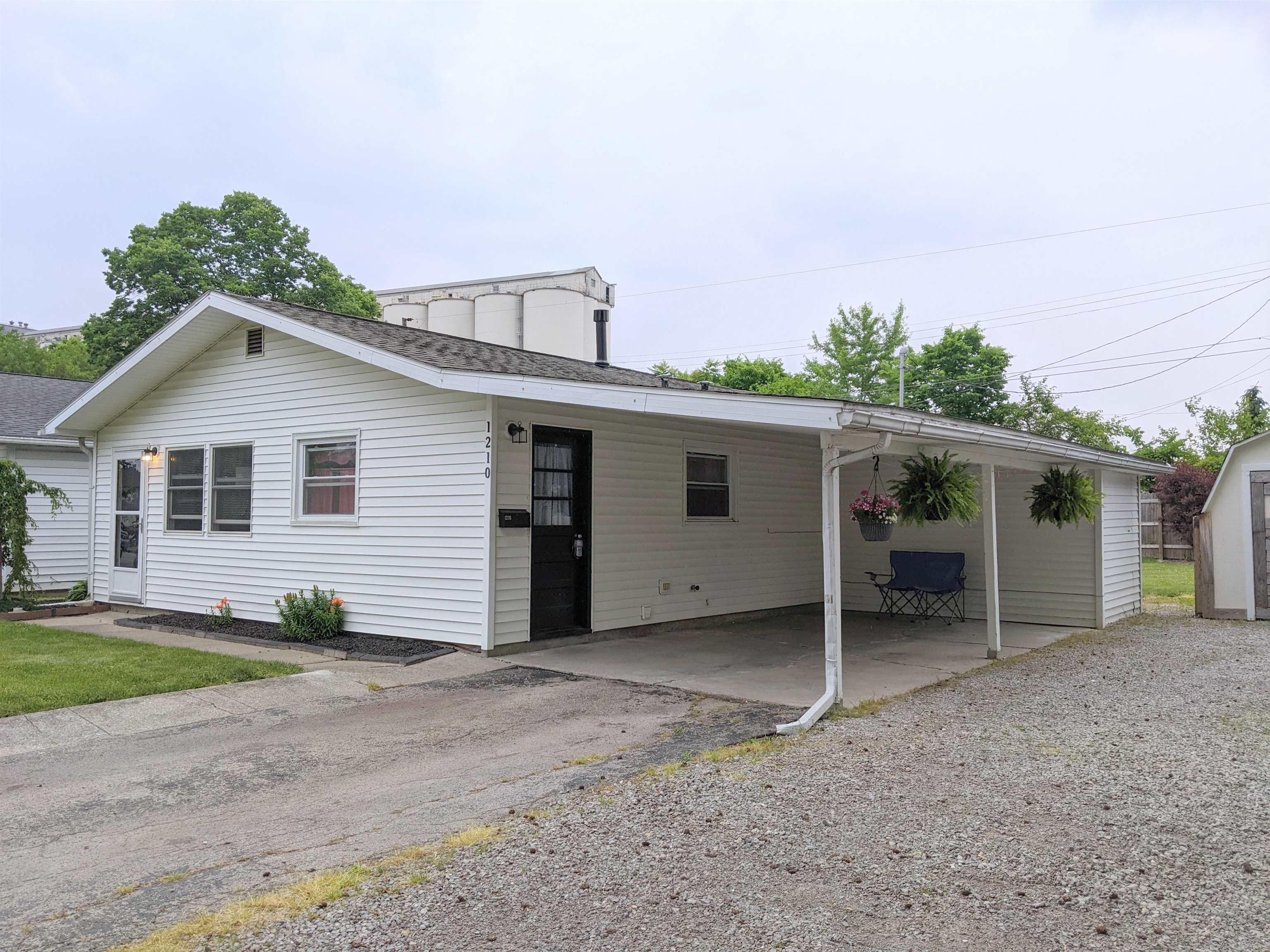1210 Lewis Place Decatur, IN 46733 - Photo 3 of 17