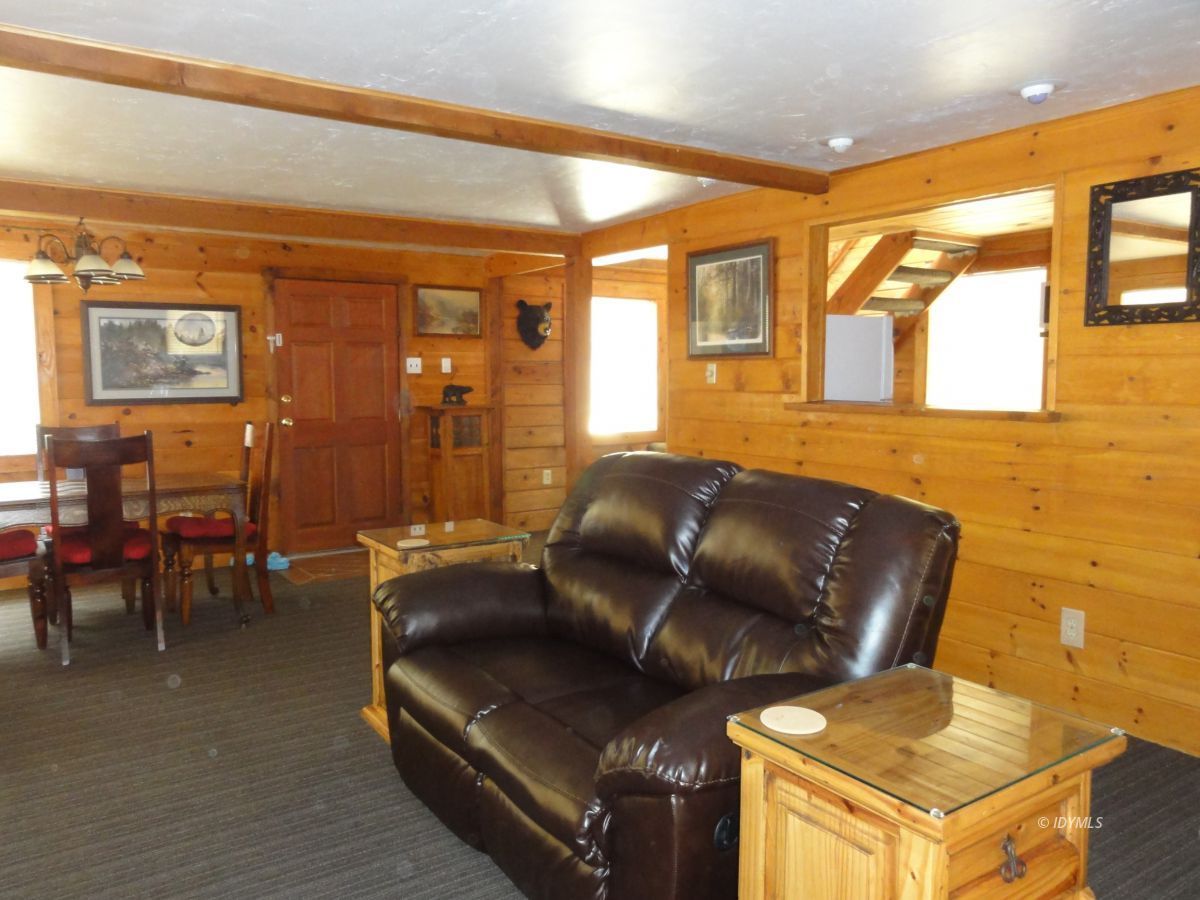 24810 Old Banning Road Idyllwild, CA 92549 - Photo 11 of 22 a living room with furniture
