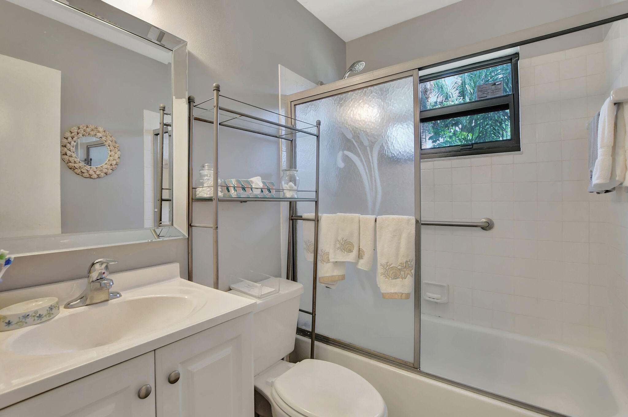 23359 Southwest 55th Way, Unit H Boca Raton, FL 33433 - Photo 23 of 41 Guest Bath 1 upstairs