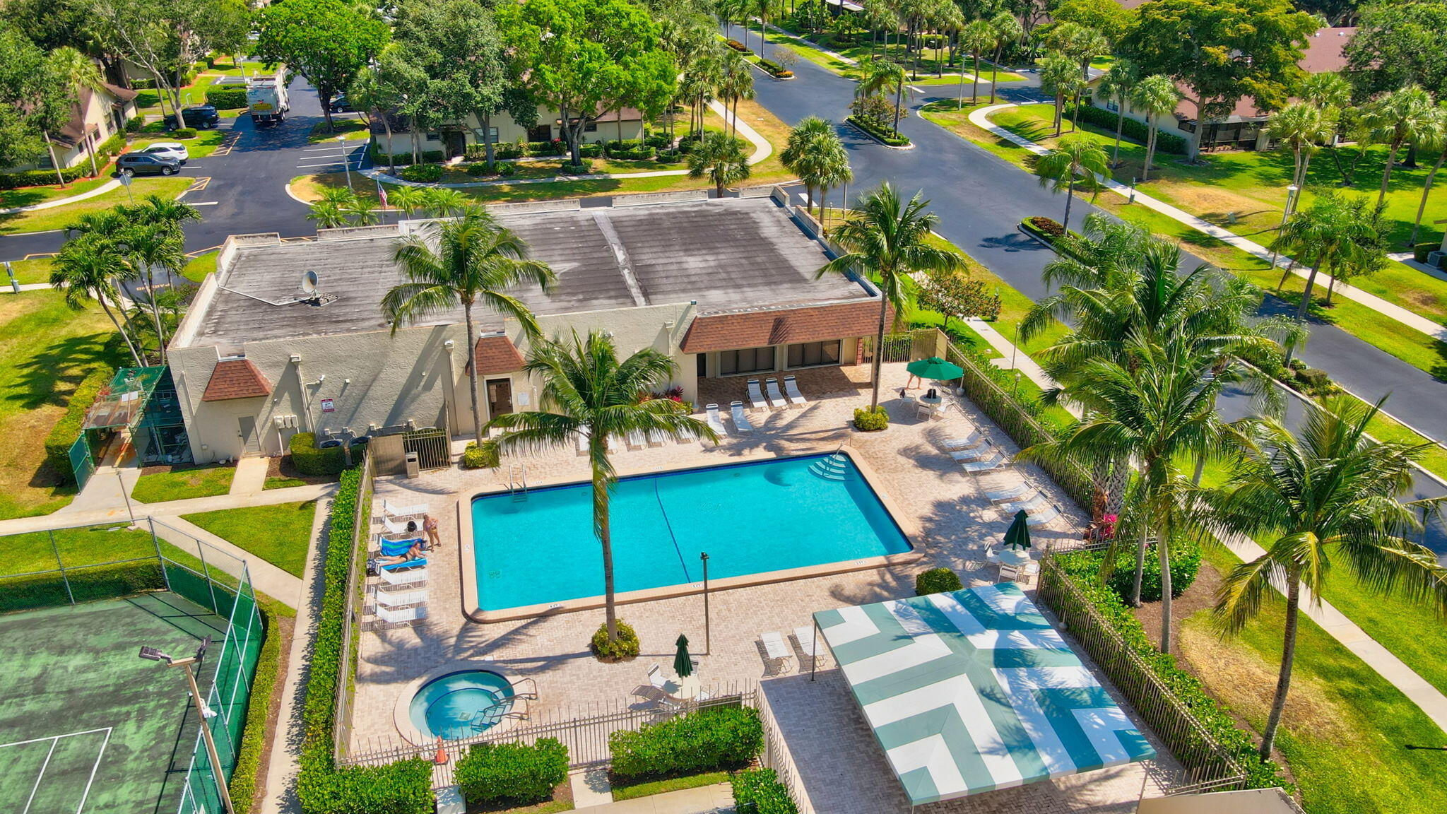23359 Southwest 55th Way, Unit H Boca Raton, FL 33433 - Photo 39 of 41 Community pool and Clubhouse