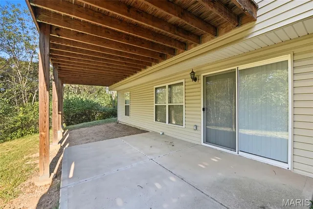 $259,900 | 2715 Royal Oak Drive, High Ridge, MO 63049