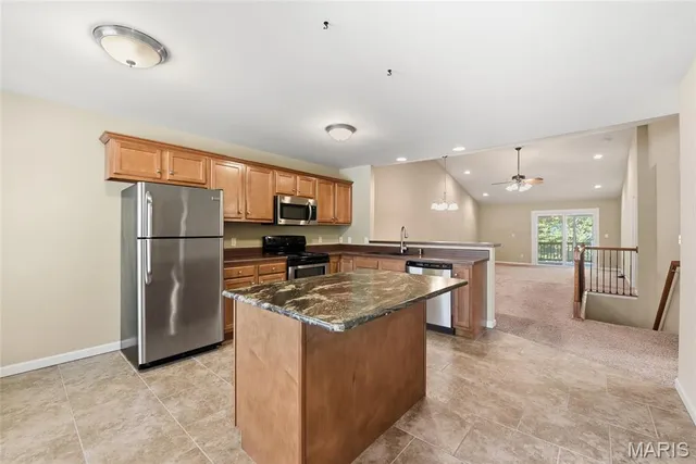 $259,900 | 2715 Royal Oak Drive, High Ridge, MO 63049