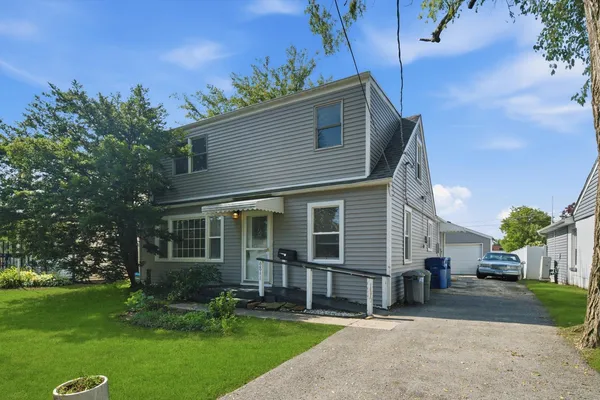 $225,000 | 6811 West Crandall Avenue, Worth, IL 60482