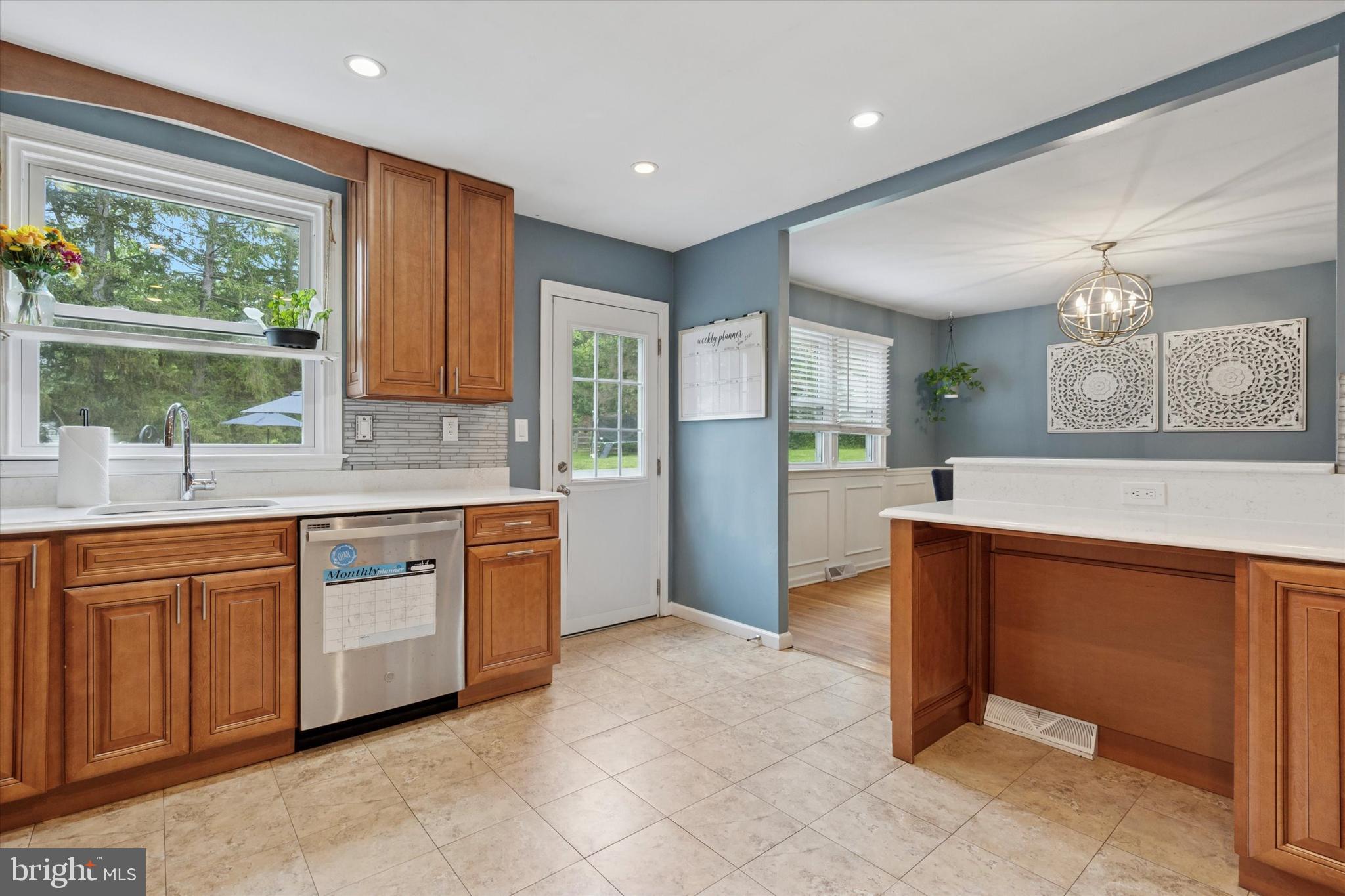 2259 Oakfield Road Warrington, PA 18976 - Photo 19 of 55 Quartz Countertops