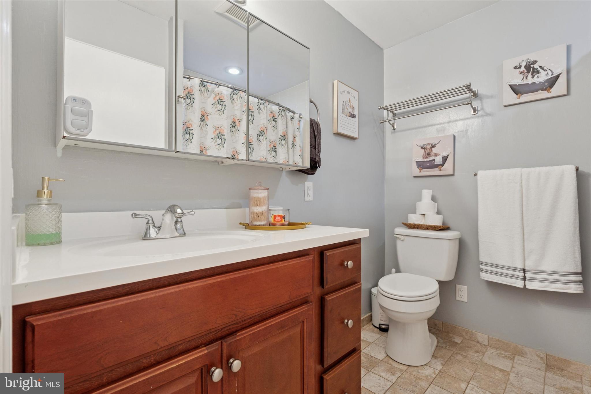 2259 Oakfield Road Warrington, PA 18976 - Photo 36 of 55 Hallway Full Bath