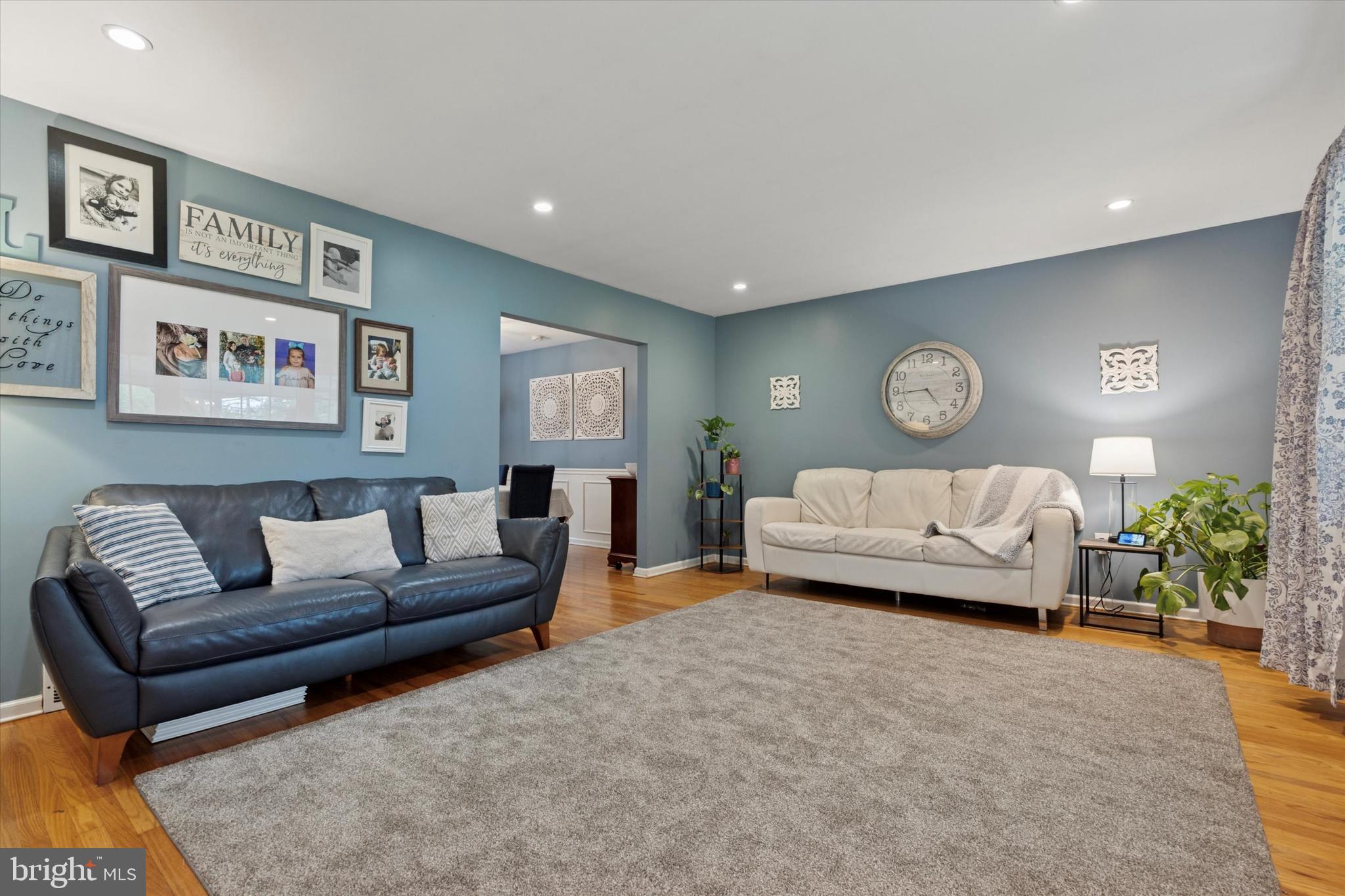 2259 Oakfield Road Warrington, PA 18976 - Photo 10 of 55 Living Room