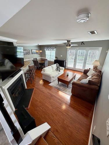 6430 Lookout Point Circle Midlothian, VA 23112 - Photo 11 of 36