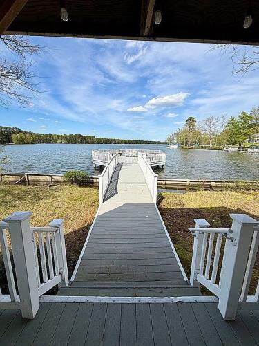 6430 Lookout Point Circle Midlothian, VA 23112 - Photo 5 of 36
