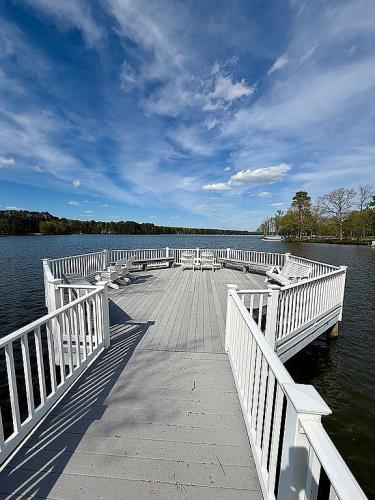 6430 Lookout Point Circle Midlothian, VA 23112 - Photo 6 of 36
